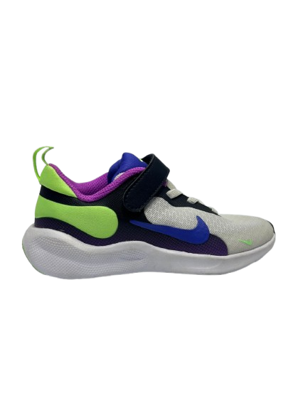 FB7690-100NIKE REVOLUTION