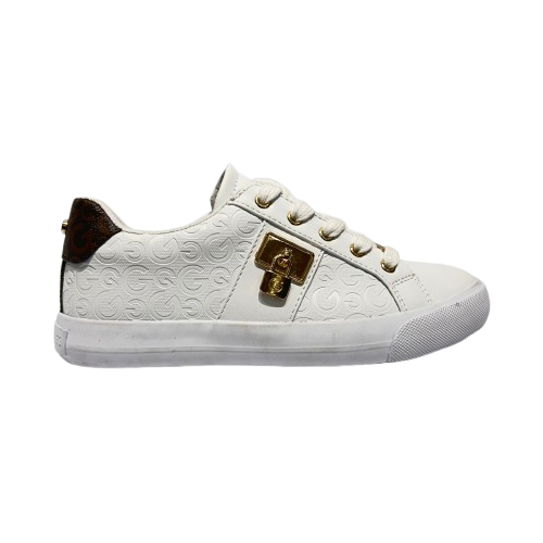 Tenis blancos de la marca Guess